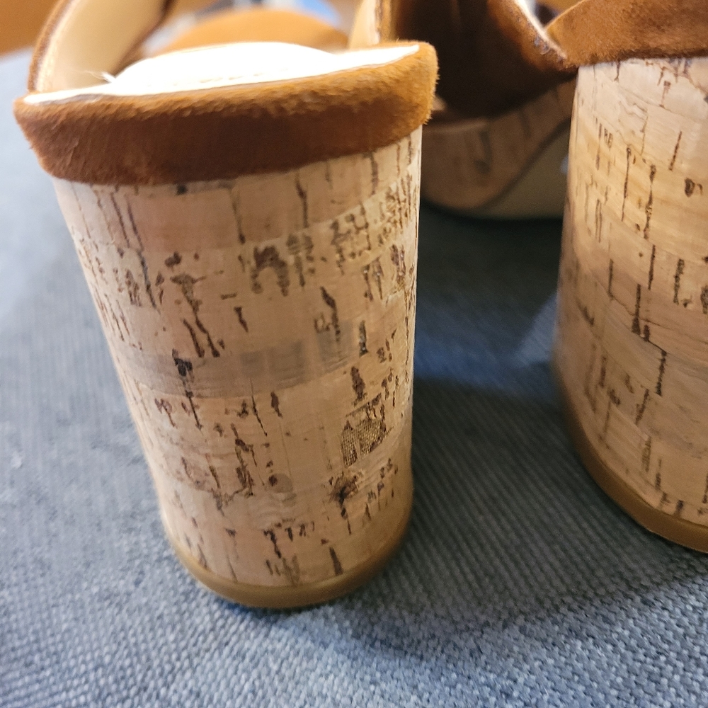 Comfort EST cognac brown wedge sandals. - Picture 4 of 5